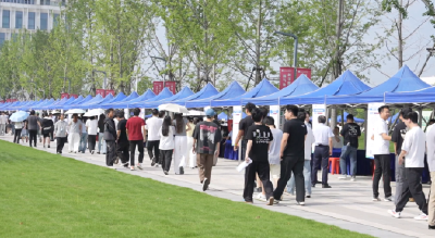 荆州百县进百校联万企活动举行 助力636名学子达成就业意向