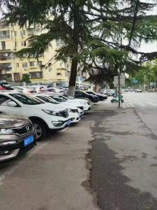 护航中考 | 荆州市中心城区免费开放考点周边339个泊位