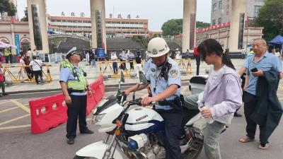 高考首日，又有这些“意外”！关键时刻，还好有他们……