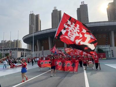 “欢迎老大哥”“谢谢小兄弟”！赛前这一波温情互动刷屏了
