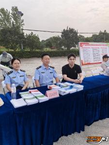 荆州区农业综合执法大队积极参加安全生产月安全咨询日活动