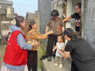 中年丧夫、晚年丧子，年过七旬的周奶奶感动泪目...