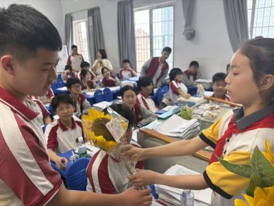 实小城东学子手植繁花，暖心助力学长中考逐梦
