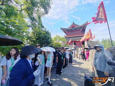 楚楚就业 荆彩“企”航  校企对接活动走进文创企业