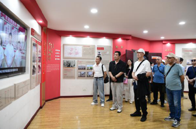 人民银行荆州市分行：让红色基因在“银青”联动中薪火相传 