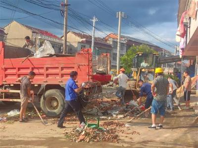闻“风”而动  向“暖”而行——梁子湖区“7·6”罕见龙卷风灾害救援重建侧记