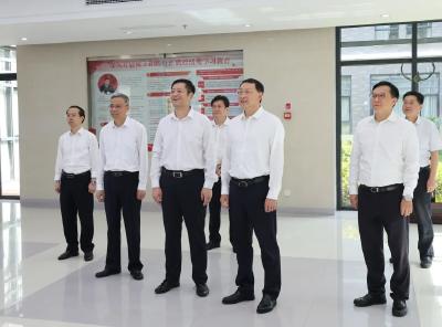 关志鸥赴部分中央驻鄂单位走访调研