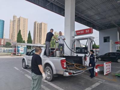 市市场监督管理局开展出租车、加油器计量检查