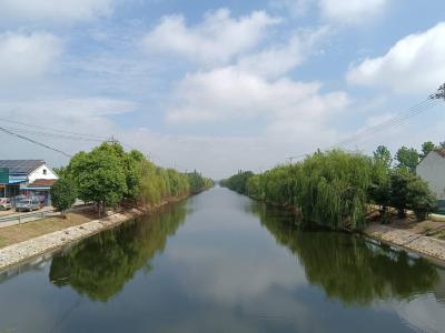 久合垸乡：“清漂”行动护河湖  持续改善水环境