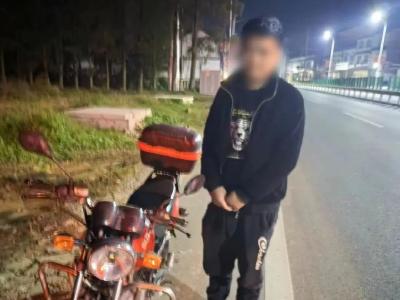 酒司机摩托后竟带小孩，一“酒麻木”第三次被查