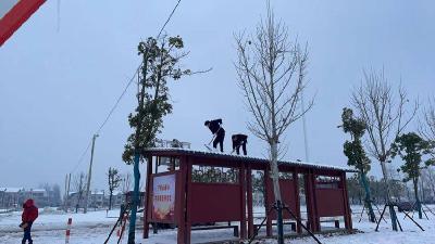 石首市道路运输和物流发展服务中心开展交通基础设施除雪行动