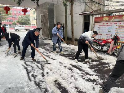 石首市新厂镇纪委：一线监督护航群众出行