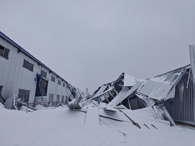 石首市高陵镇九龙都工业园：战冰雪 清塌房