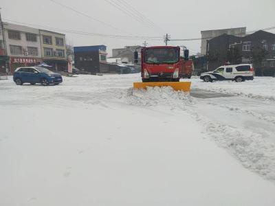 石首市高基庙镇：闻令而动齐上阵 铲冰除雪保畅通