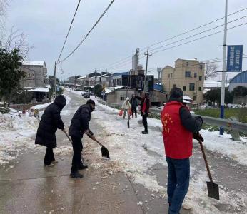 石首市小河口镇黑瓦屋村：上好“开学第一课” 把好“出行安全关”