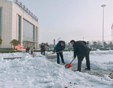 石首经济开发区：奋勇投身铲雪除冰第一线 打好节前攻坚战