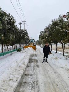 石首市小河口镇：破冰除雪保畅通保民生，小河在行动