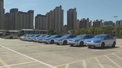 石首：绿色出行便捷生活 城区出租车陆续换新