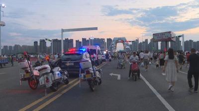 石首市委网信办对“网红桥”网络打卡直播开展专项检查