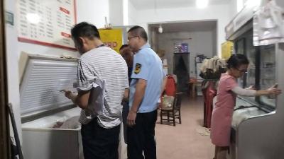 石首市小河口市场监督管理所开展烧烤摊冷鲜肉品安全隐患整治