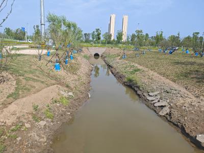 石首市住建局：清淤疏堵引活水高效整治解民忧