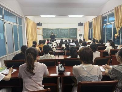 石首市总工会：搭建文化课堂点亮职工生活