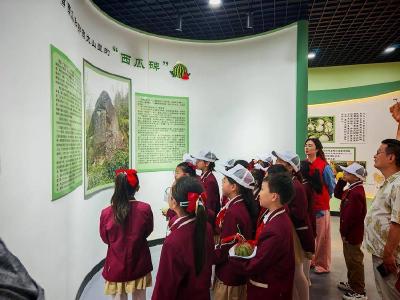 科普田间课堂：让科学知识在田野间“生根发芽”