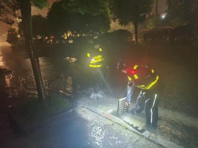 石首：暴雨来袭！我们在！