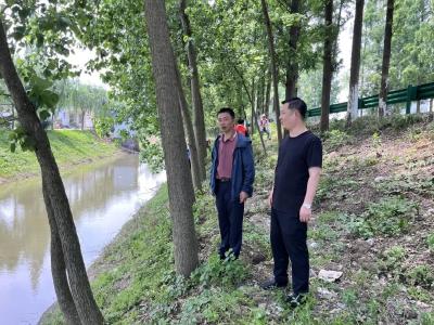 长江河道管理局：清渠洁岸齐行动 描绘绿色新画卷