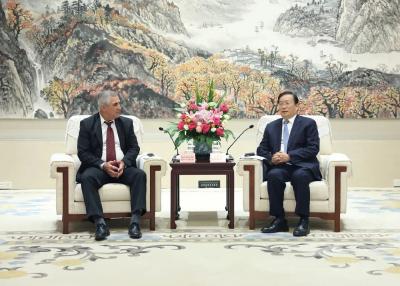 王忠林会见古巴副总理爱德华多·马丁内斯·迪亚斯 进一步深化多领域务实合作 为加快构建中古命运共同体作出新贡献