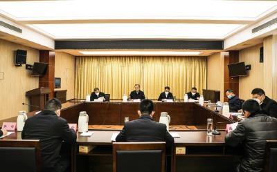县委六届常委会召开2022年度第二十八次会议