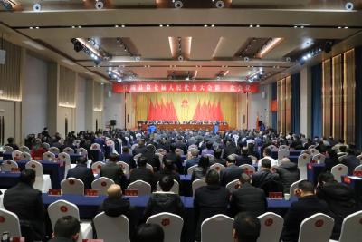 江陵县第七届人民代表大会第三次会议胜利闭幕