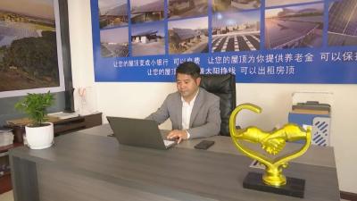 江陵有对光伏产业“父子兵”