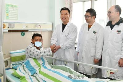 千里归来，只为“家门口”的安心手术——兄弟俩接力选择荆州三医泌尿外科