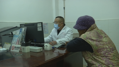 江陵：医共体“双中心”建设 群众用药更安全