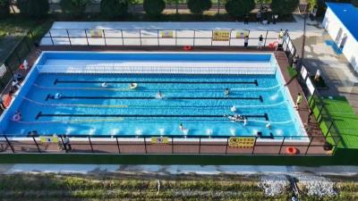 免费玩水啦！江陵县秦市乡公益泳池投入使用