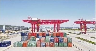 牢记嘱托 建成支点 | 多措并举护“出海” 湖北上半年为外贸企业授信超1400亿元