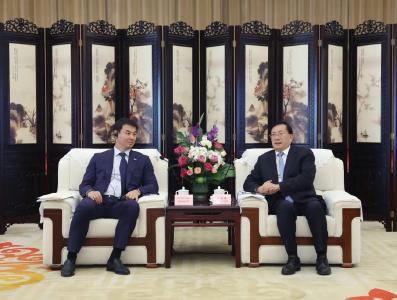 王忠林会见哈萨克斯坦图尔克斯坦州州长萨特巴尔德 共同签署建立省州友好关系意向书 