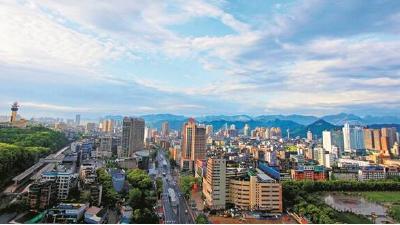 陈红辉到西陵区调研时强调 奋进“全国百强” 打造核心主城