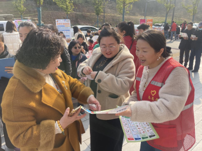 金斗山社区：垃圾分类 巾帼先行