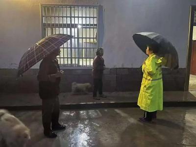 风雨淬志志更坚——五峰众志成城应对连续特大暴雨  