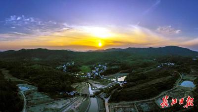 五十九载义务守护烈士墓，72岁老人终圆“见恩人”心愿