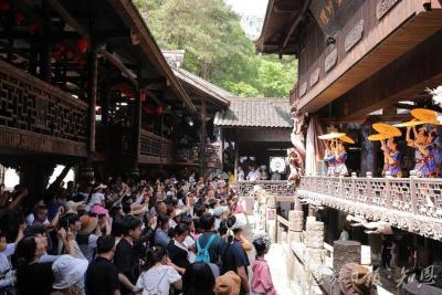 建功支点勇争先——恩施州以干部素质之变助推世界级旅游目的地建设  