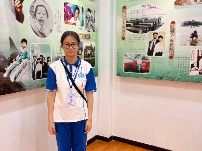 抗洪英雄李向群去世27年后 牺牲地小女孩成为英烈讲解员