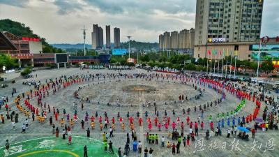 风雨同舟筑“长城”——恩施州干群抗洪救灾全景纪实  