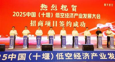 拼抢实！这群“学霸”经济期中考得高分