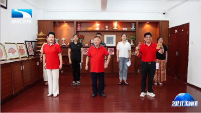 党旗在基层一线高高飘扬丨八旬党员吴传发：慢板声声唱 岁月见初心  