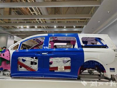 岚图造钢打破国际巨头垄断 指甲盖大小能承受住成年大象重量