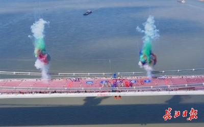 “钢铁巨龙”合龙，江豚、候鸟安然