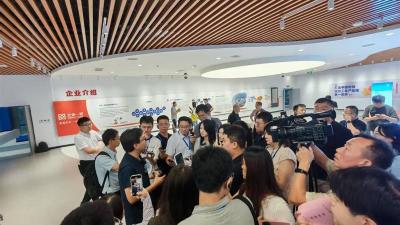 活力中国调研行︱当武当蜜桔跳进“北冰洋”：一瓶桔汁里的好水、好桔与好账  